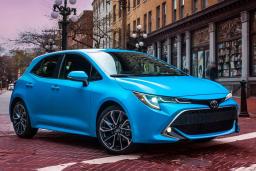 2022 Toyota Corolla Hatchback Front Right in Blue